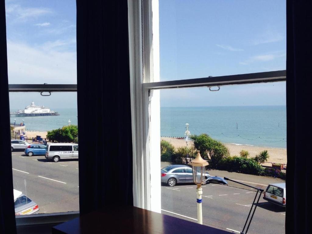 Oyo West Rocks Townhouse Hotel Eastbourne Exterior photo