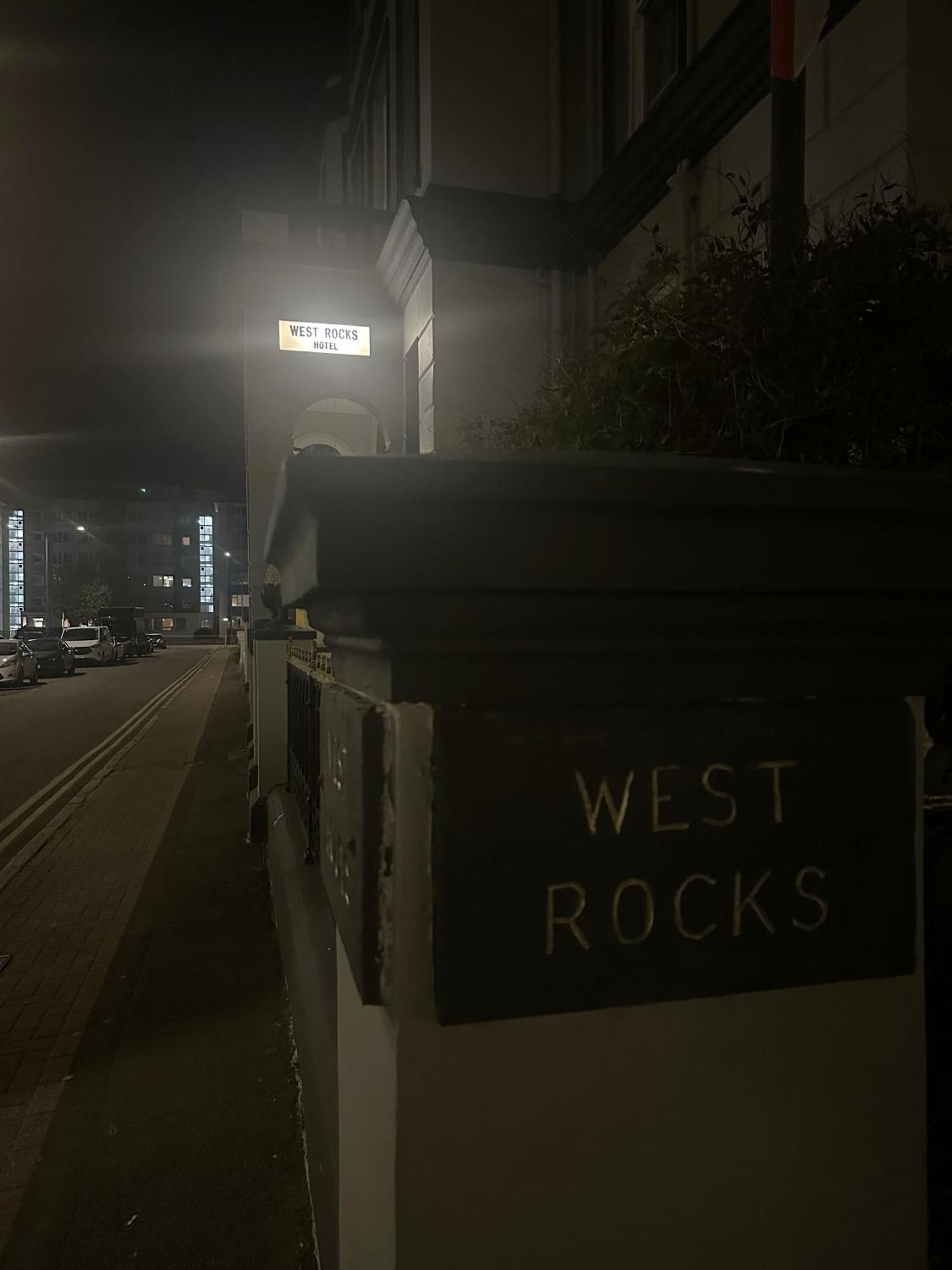 Oyo West Rocks Townhouse Hotel Eastbourne Exterior photo